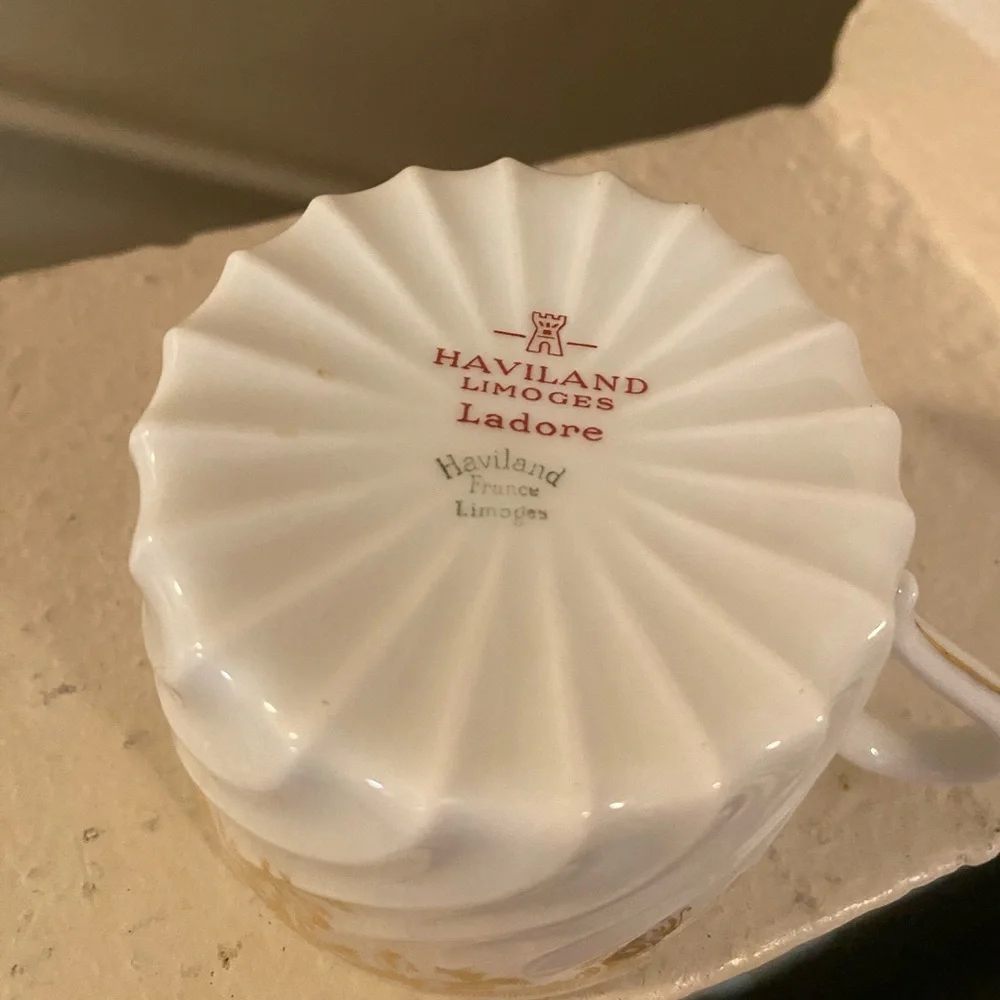 Haviland Ladore Limoges. Elegant Gold and White Tea Cup Set. France. Never Used. - Picture 9 of 12